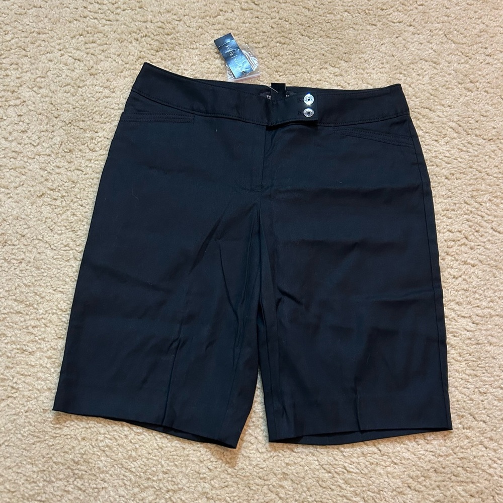 ⚪️⚫️♦️NWT White House Black Market Bermuda Shorts
